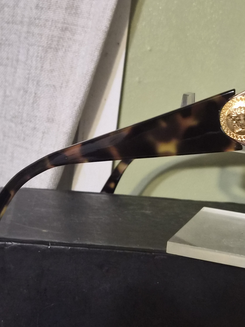 Tortoiseshell Sunglass Temple Arm with Gold Accent - Women Accessories